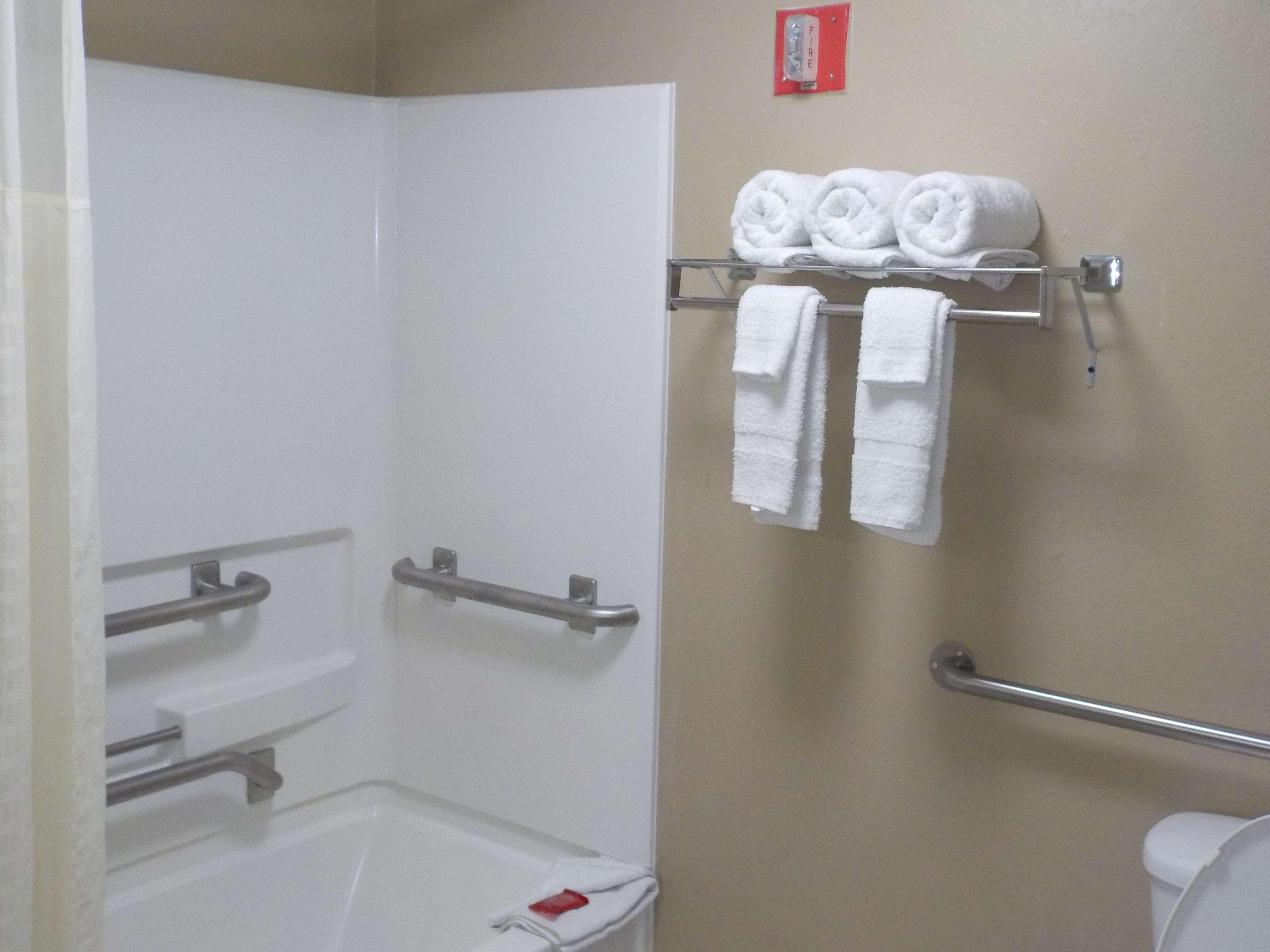 Surestay By Western Lenoir Hotel 4*
