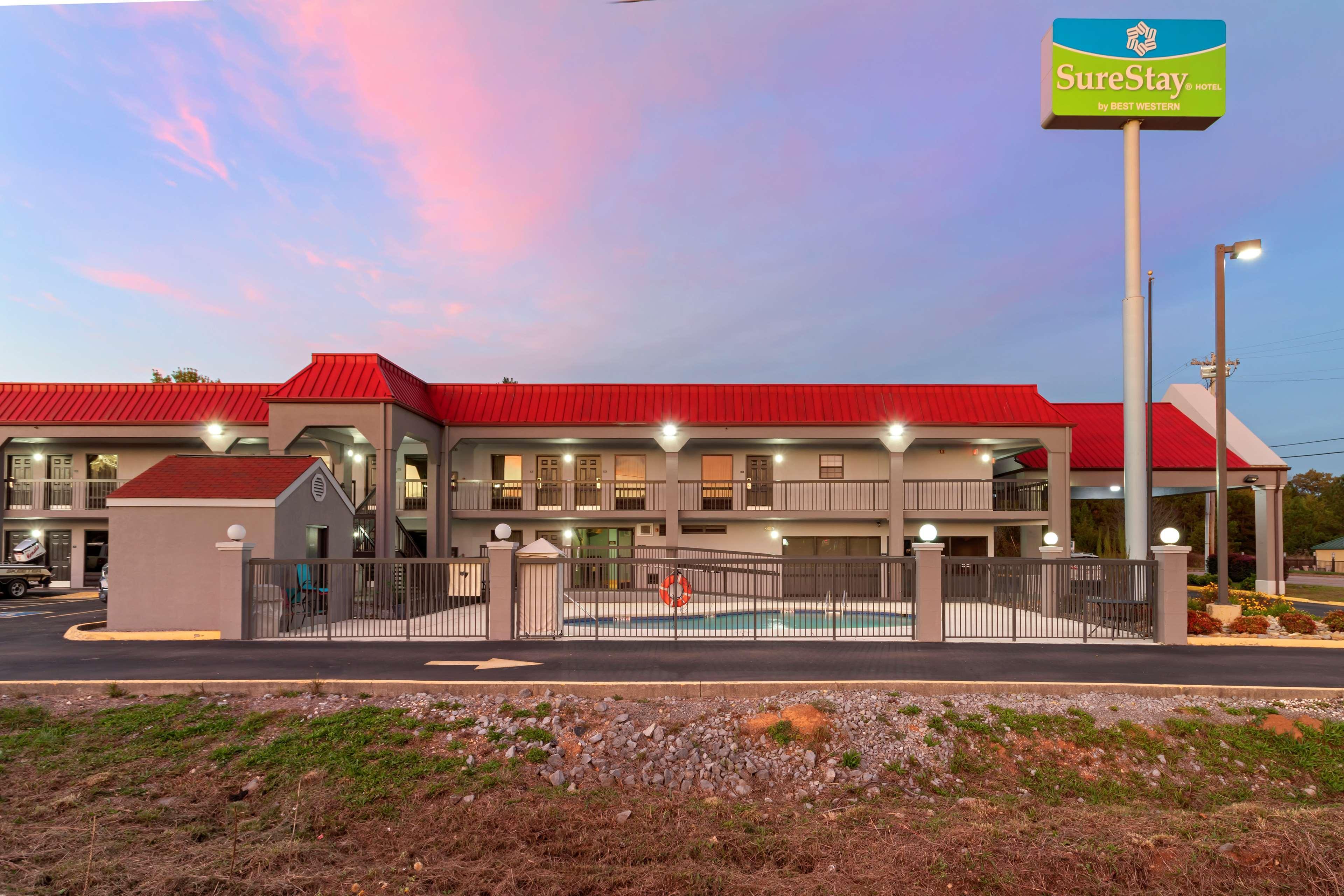 Surestay By Western Lenoir Hotel 4*
