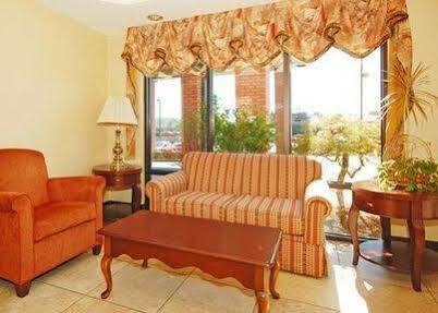 Surestay By Western Lenoir Hotel 4*