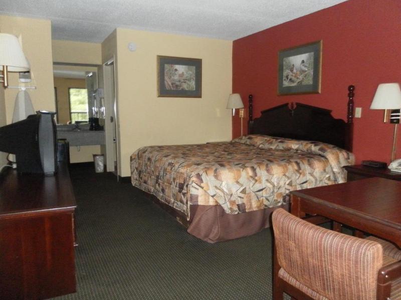 Surestay By Western Lenoir Hotel 4*